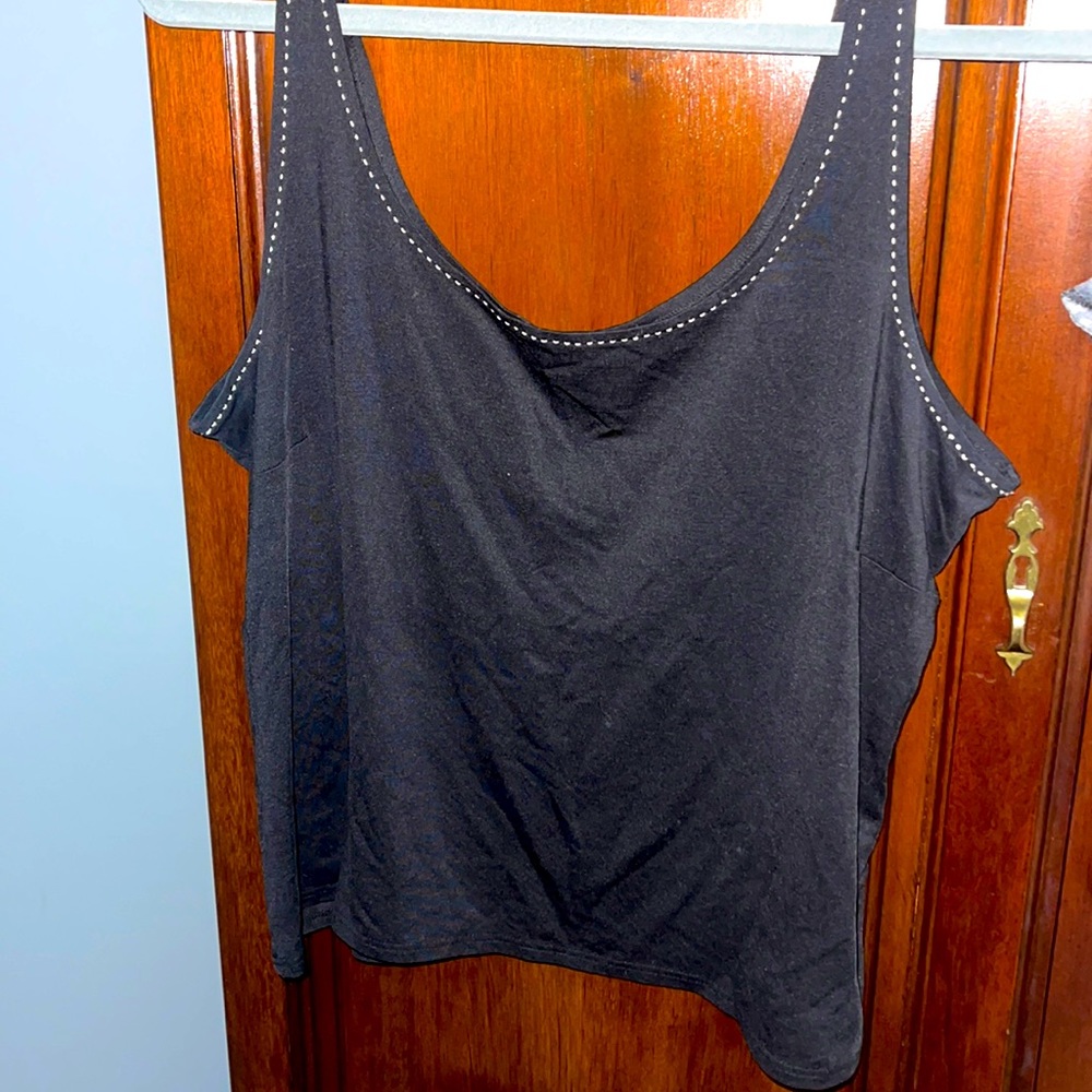 cropped black tank top